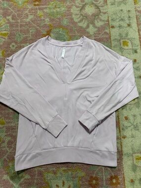 Fabletics V-Neck Rosaline Pullover